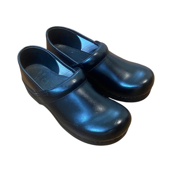 Dansko Clogs Black Leather Comfort Shoes Women's Size 9 wide (40w) - Picture 1 of 10